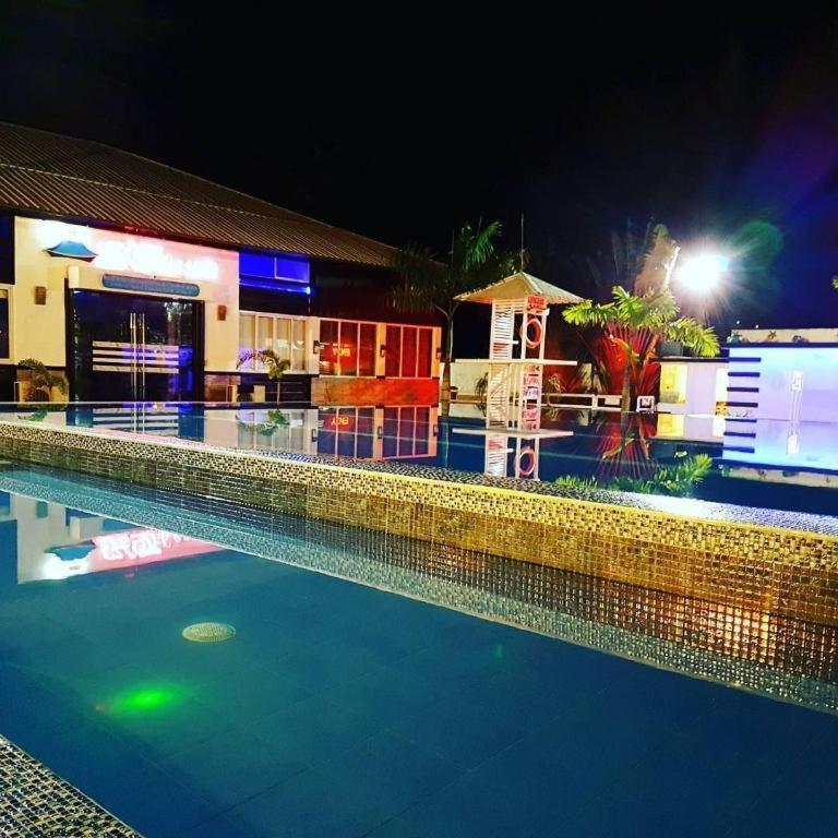 โรงแรมไดแอน อปารี Aparri ภายนอก รูปภาพ